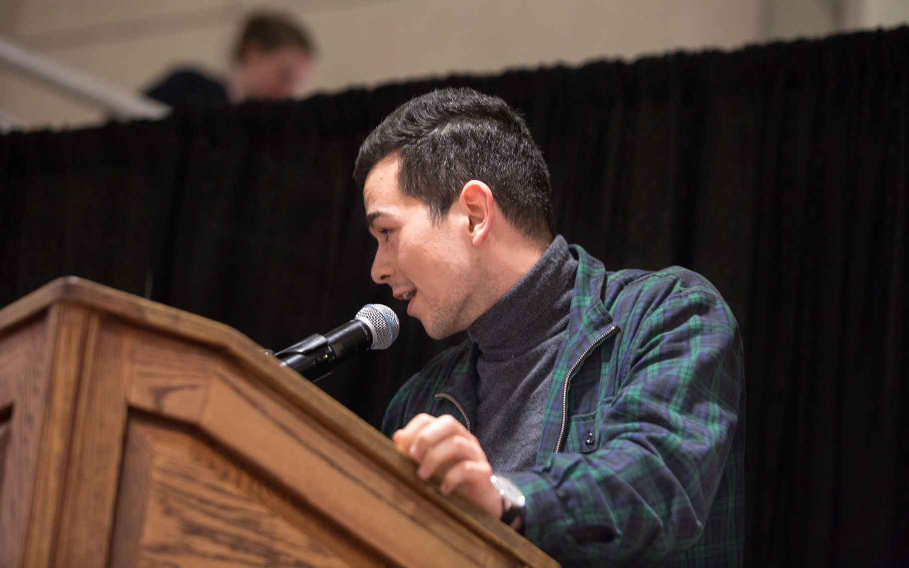 Mitchell Pratt at elections debate (Photo)